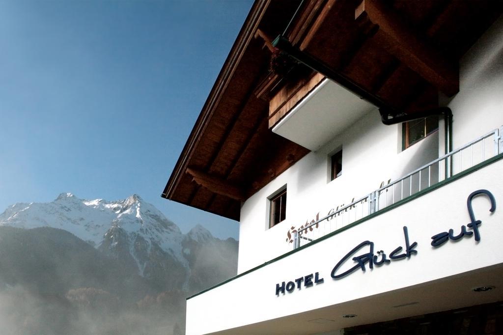 Hotel & Suites Glueck Auf Mayrhofen Exterior photo